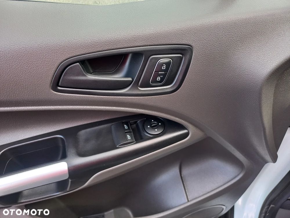 Ford Transit Connect - 22