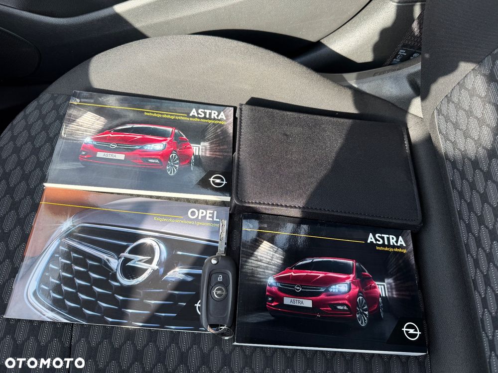 Opel Astra 1.4 T GPF Dynamic - 24