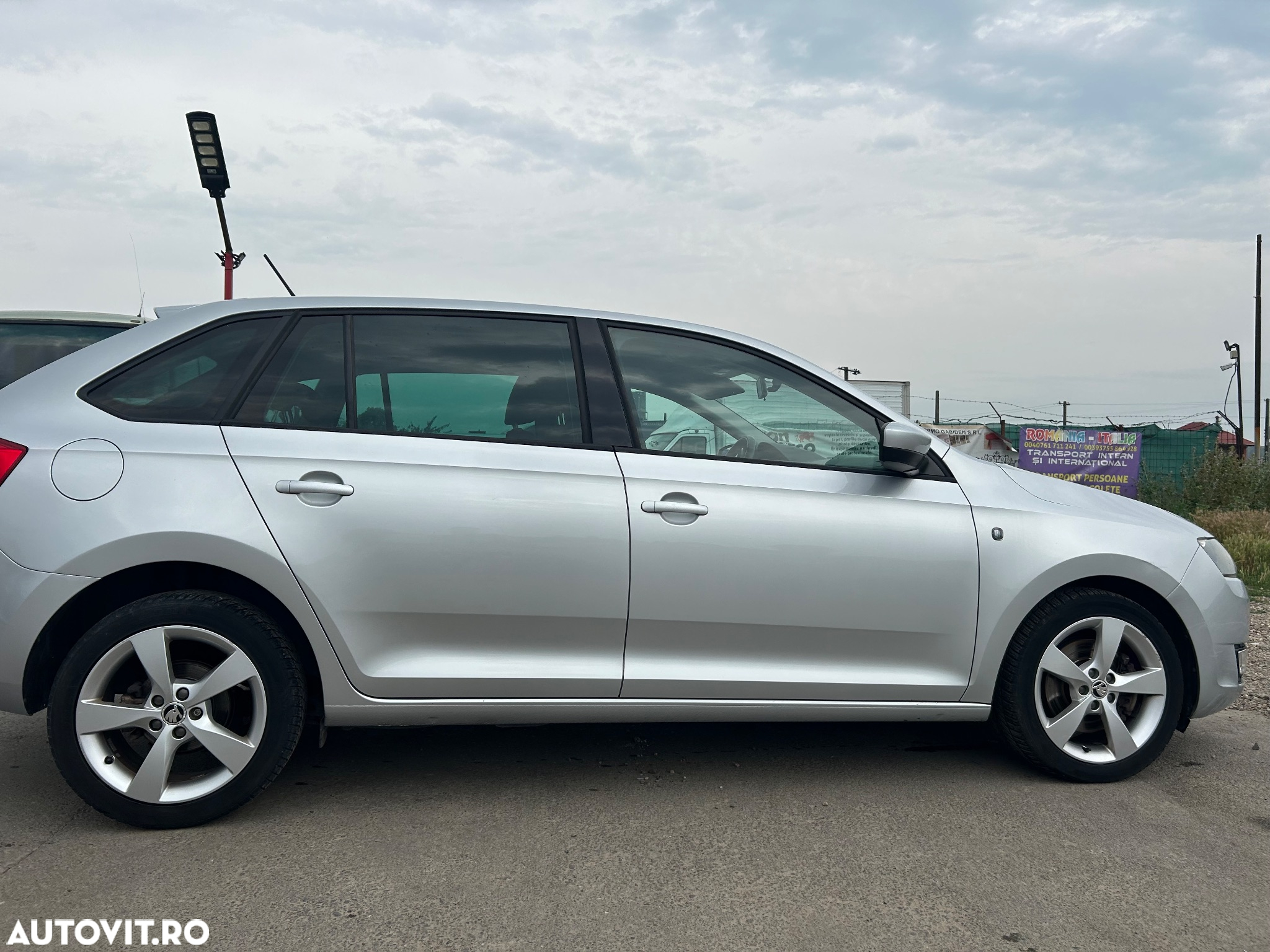 Skoda RAPID 1.6 TDI DSG Ambition - 23