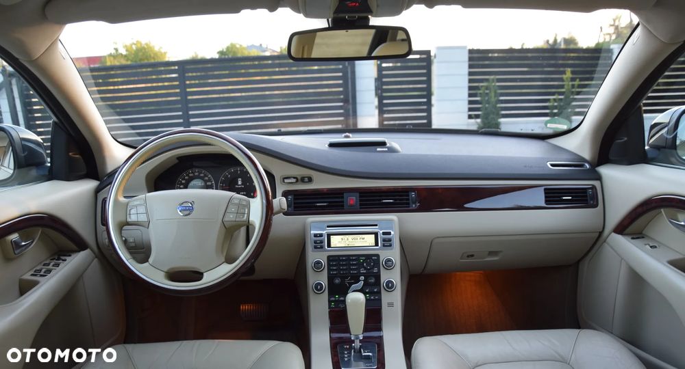 Volvo XC 70 D5 AWD Summum - 33