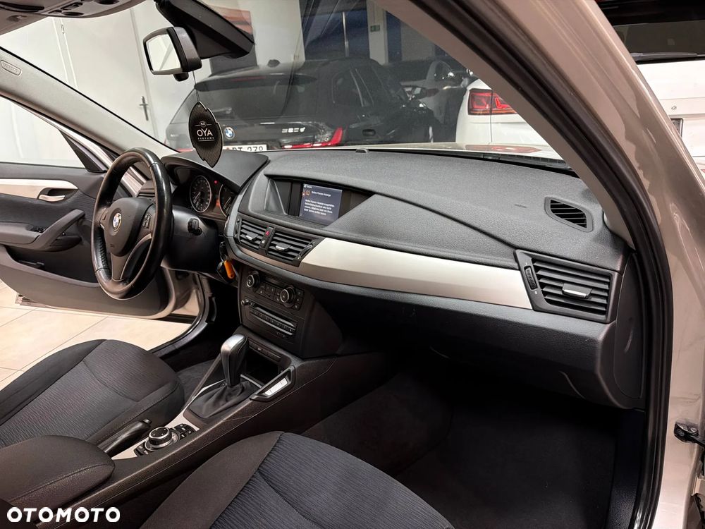 BMW X1 sDrive18i - 21