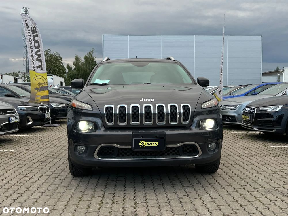 Jeep Cherokee - 4