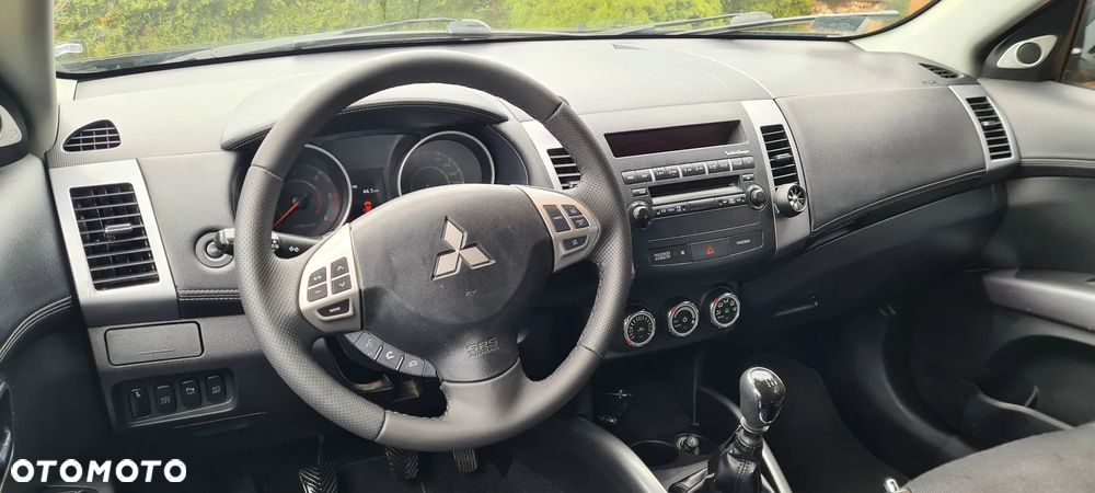 Mitsubishi Outlander 2.0 DID Intense + - 22