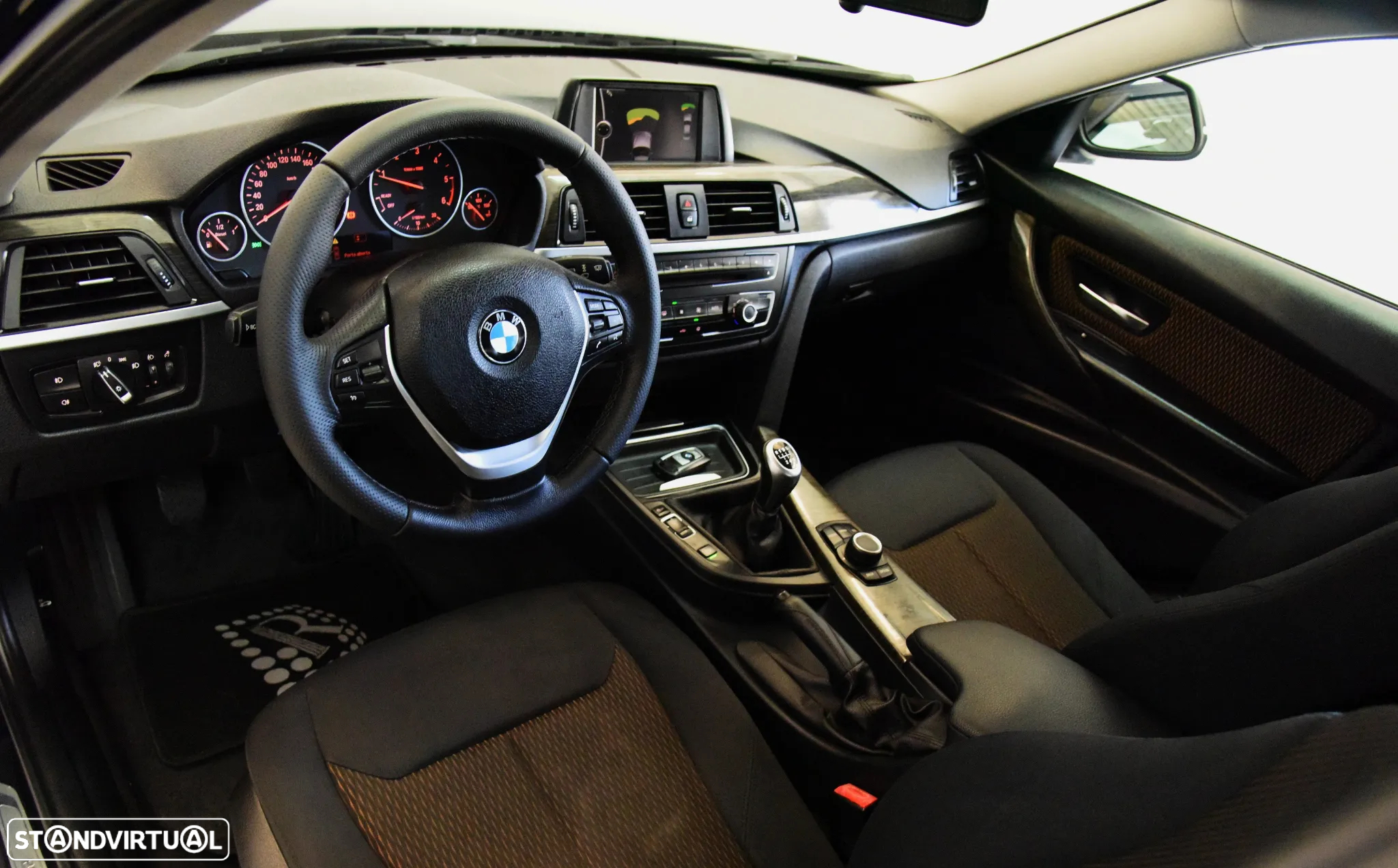 BMW 318 d Line Luxury - 13