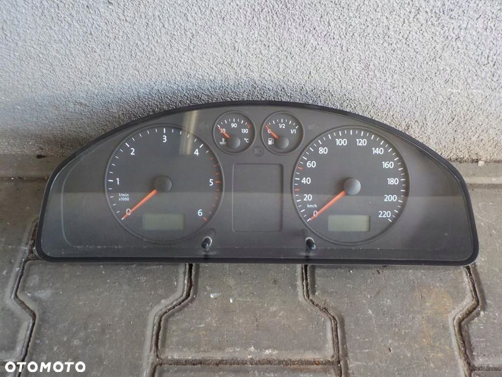 VW T5 ZEGARY LICZNIK PRĘDKOŚCIOMIERZ 7H0920850L