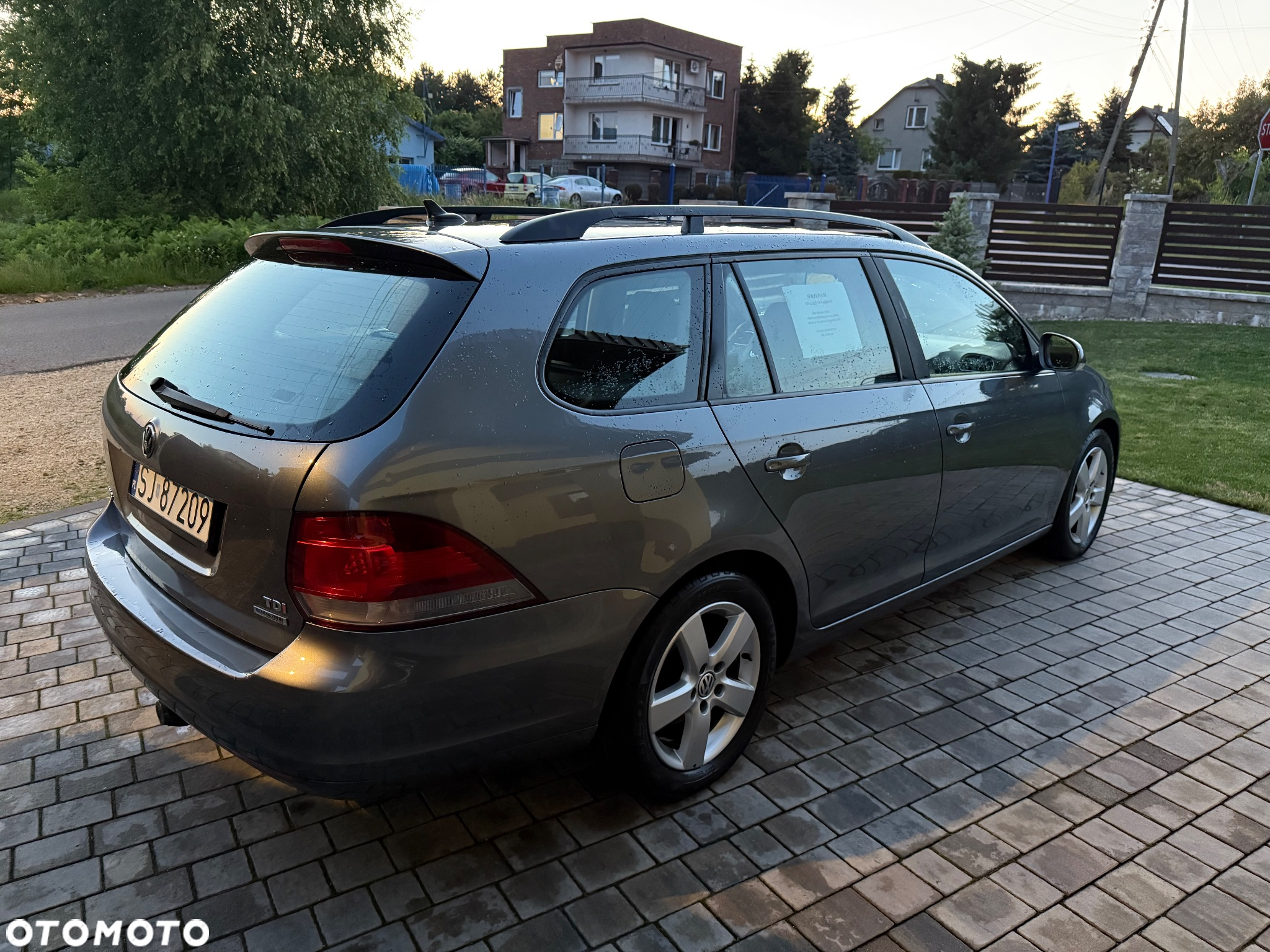 Volkswagen Golf VI 1.6 TDI BlueMot Comfortline - 20
