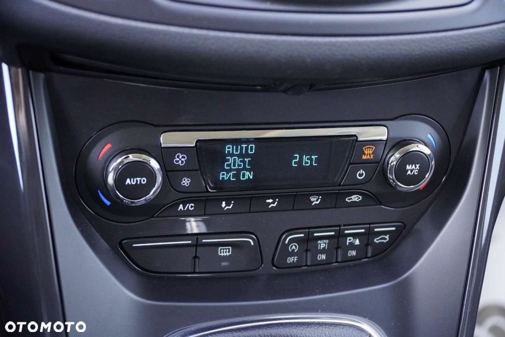 Ford Kuga 2.0 TDCi 2x4 Titanium - 21