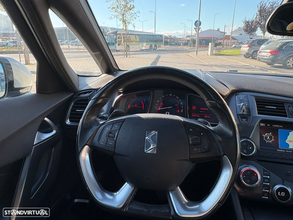 Citroën DS5 e-HDi 110 EGS6 SoChic - 14