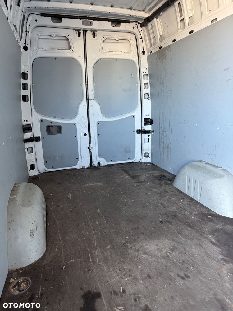 Mercedes-Benz Sprinter - 8