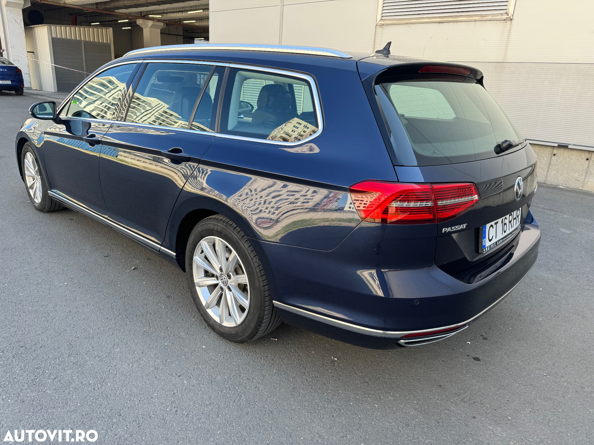 Volkswagen Passat 2.0 TDI DSG 4Motion Highline - 3