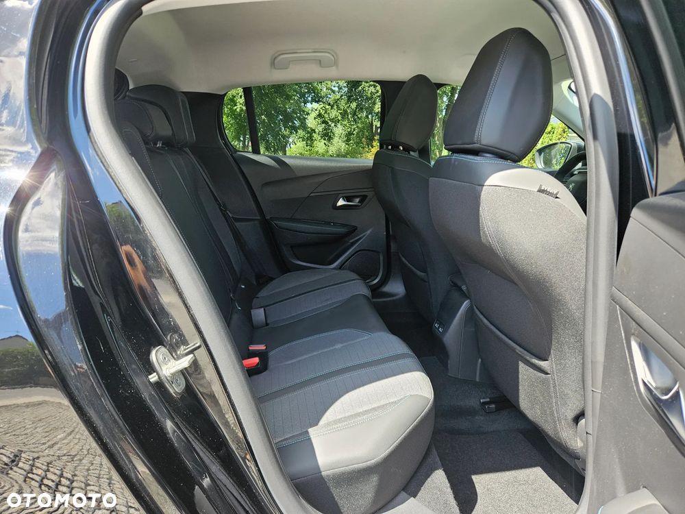 Peugeot 208 - 18