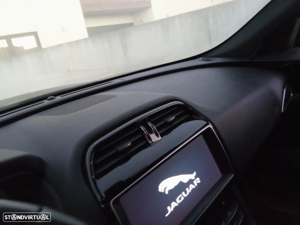 Jaguar F-Pace 20d Prestige - 13