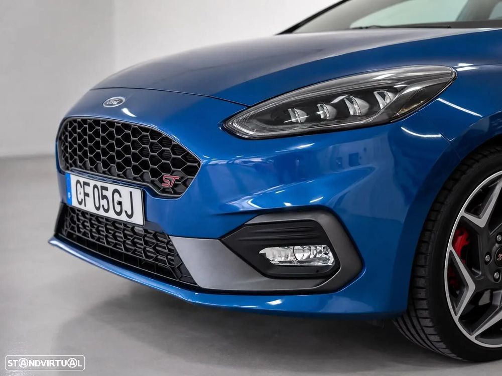 Ford Fiesta 1.5 EcoBoost S&S c/ Pack Pele Exclusiva ST - 8