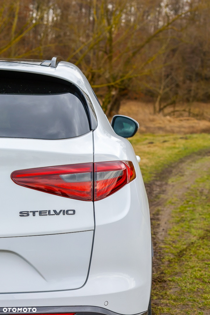 Alfa Romeo Stelvio - 6