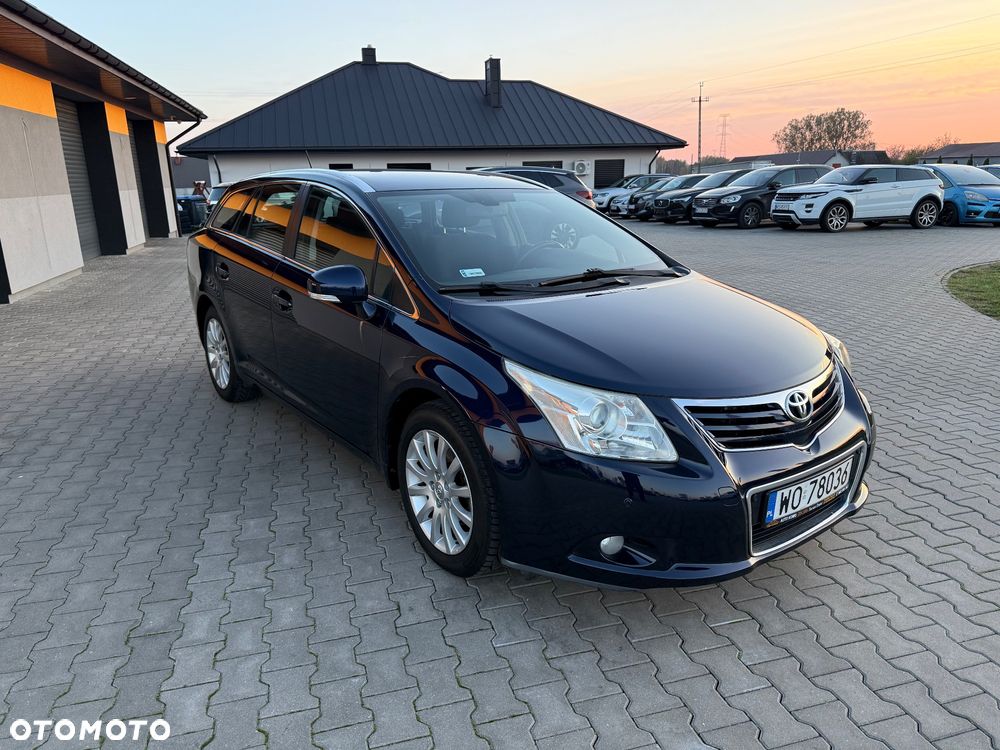 Toyota Avensis - 12