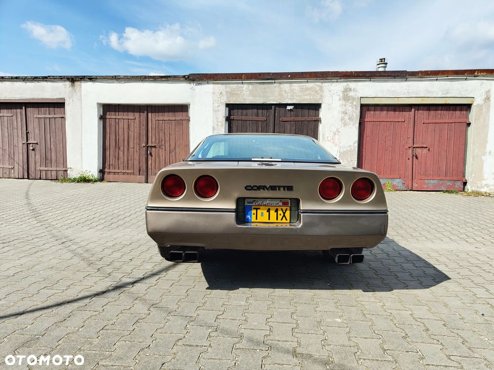 Chevrolet Corvette - 3