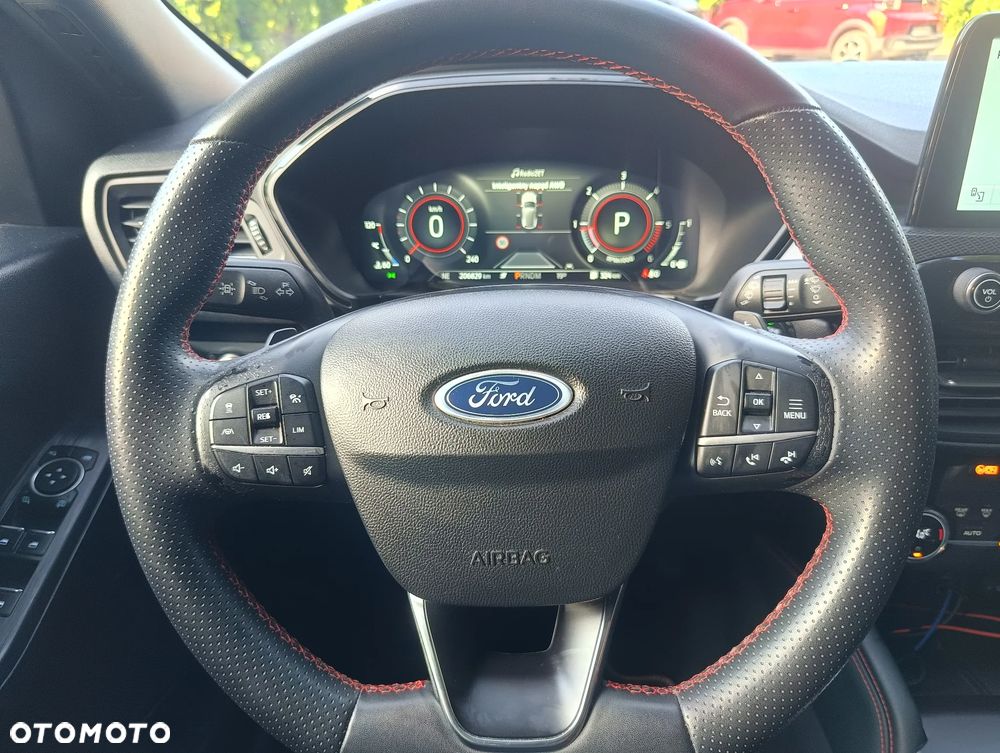 Ford Kuga - 10