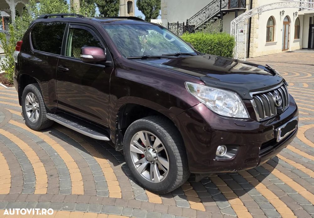 Toyota Land Cruiser - 2