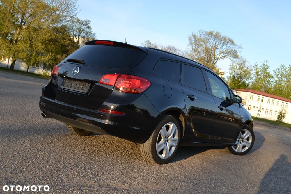 Opel Astra 1.4 Turbo - 11