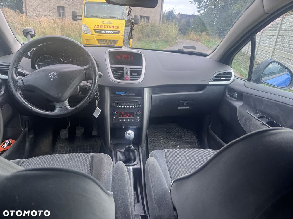 Peugeot 207 - 6