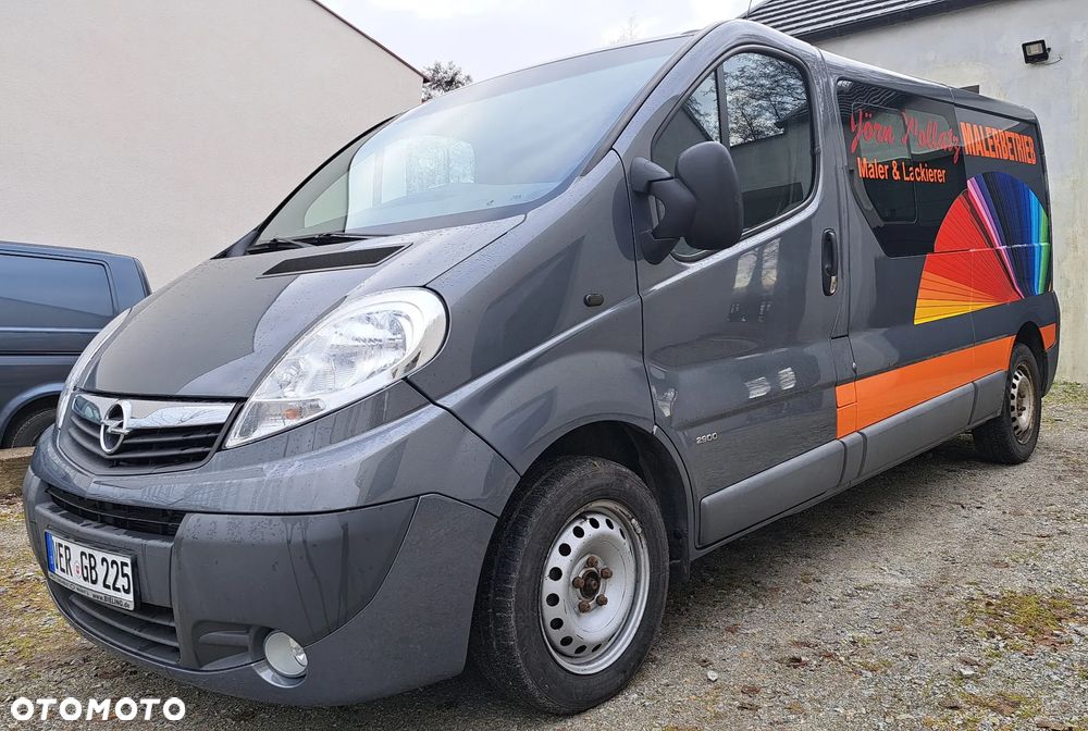 Opel Vivaro - 1