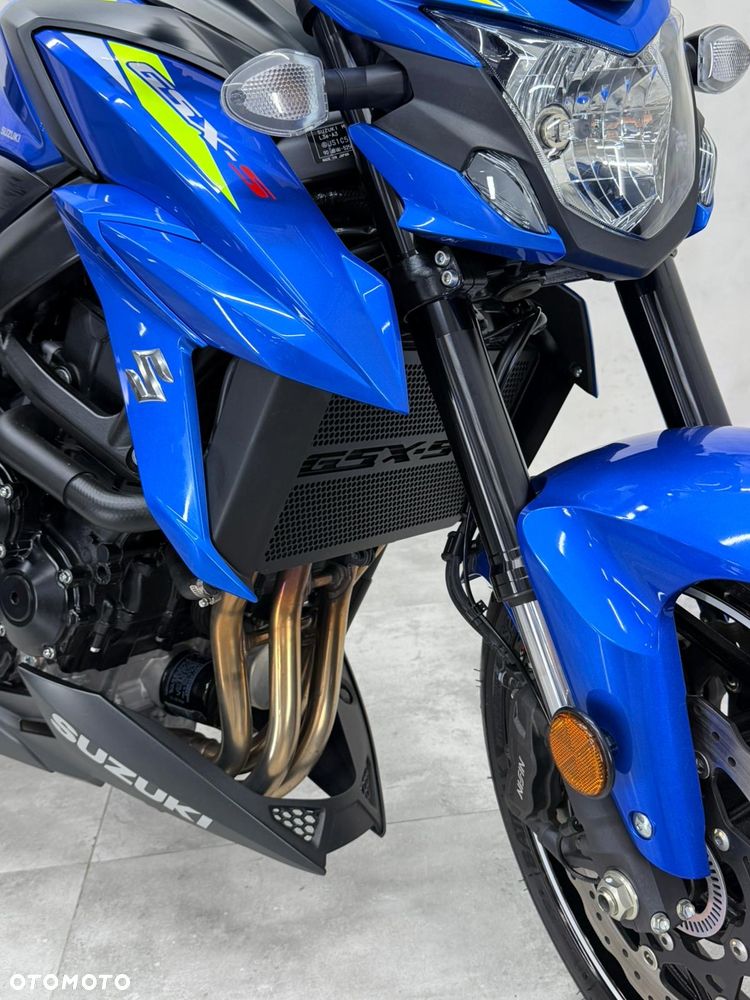 Suzuki GSX - 8