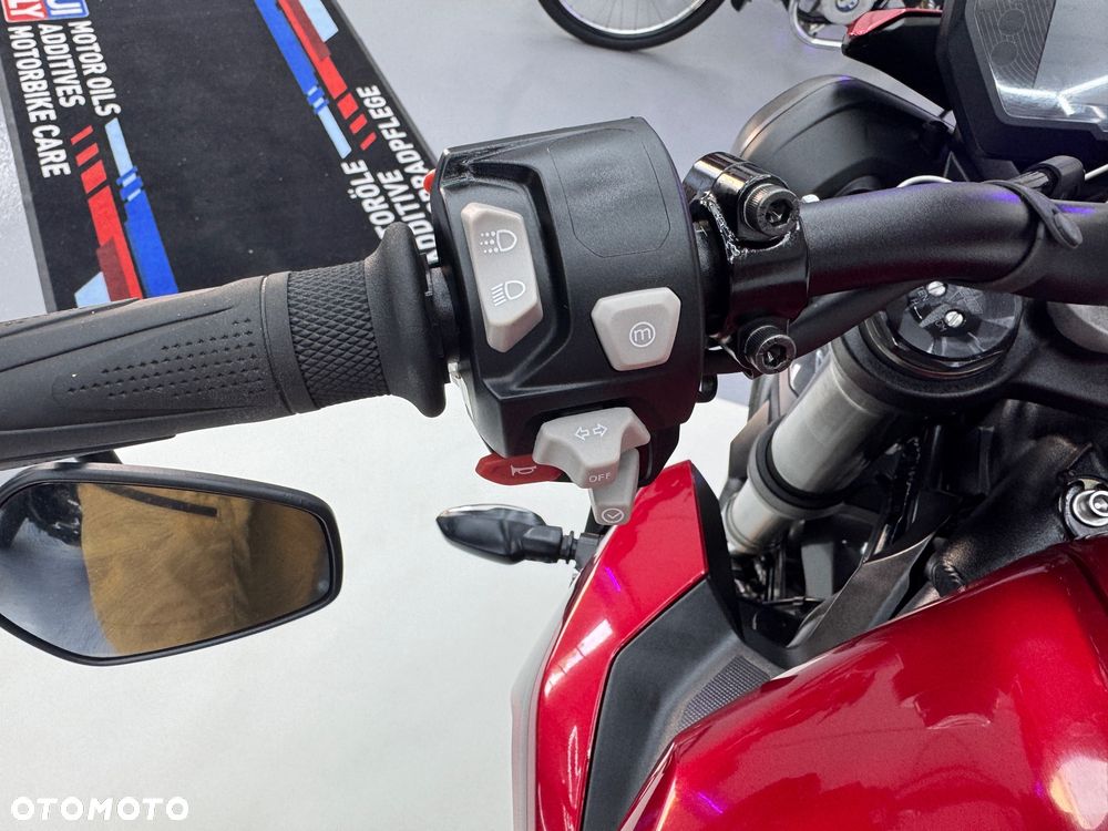 Triumph Street Triple - 38