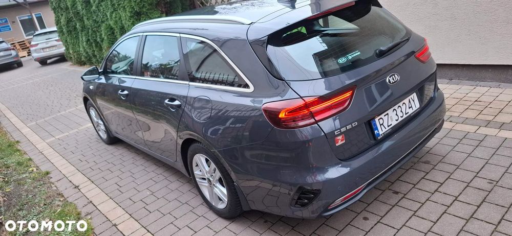 Kia Ceed - 9
