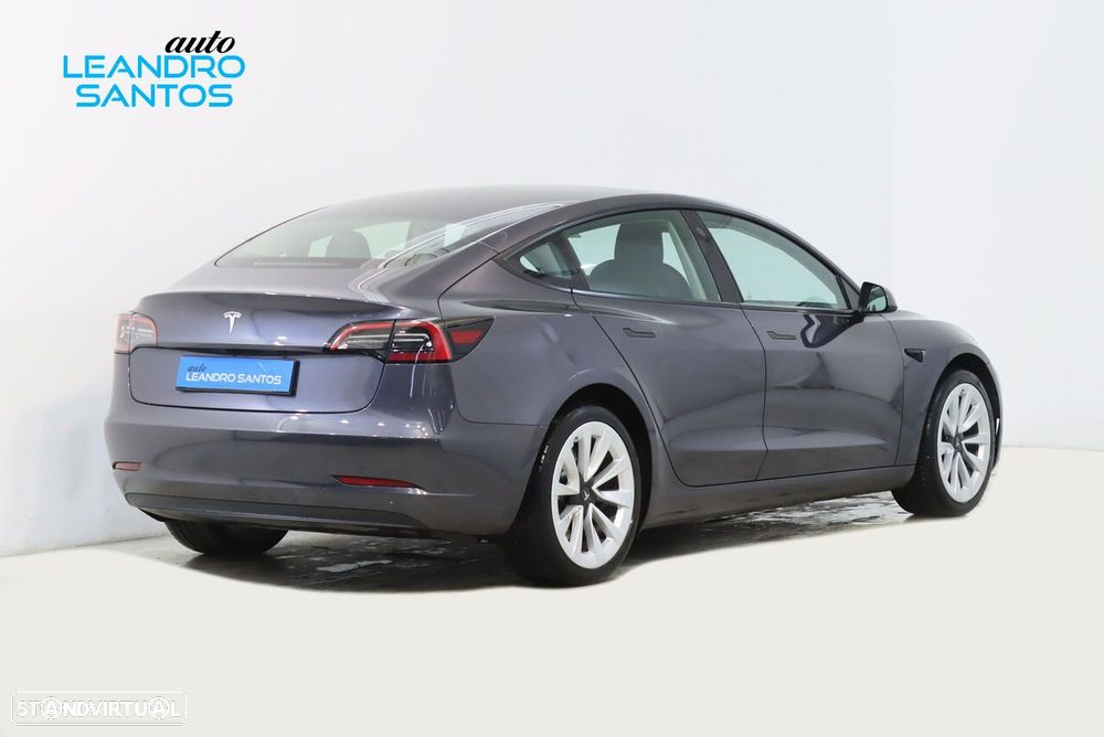 Tesla Model 3 Standard Range Plus RWD - 3
