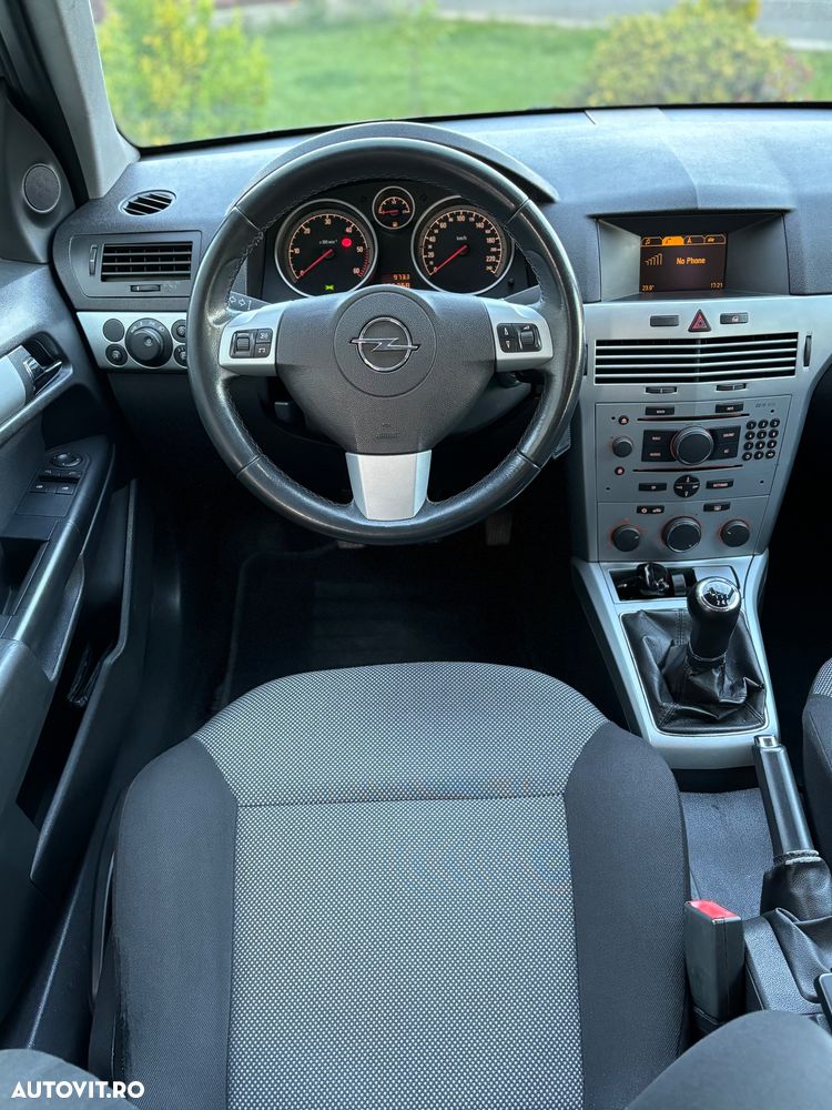 Opel Astra 1.7 CDTI Essentia - 11