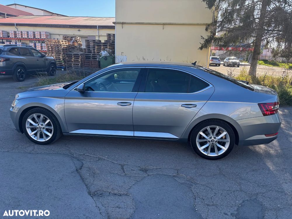 Skoda Superb 2.0 TDI DSG Style - 1