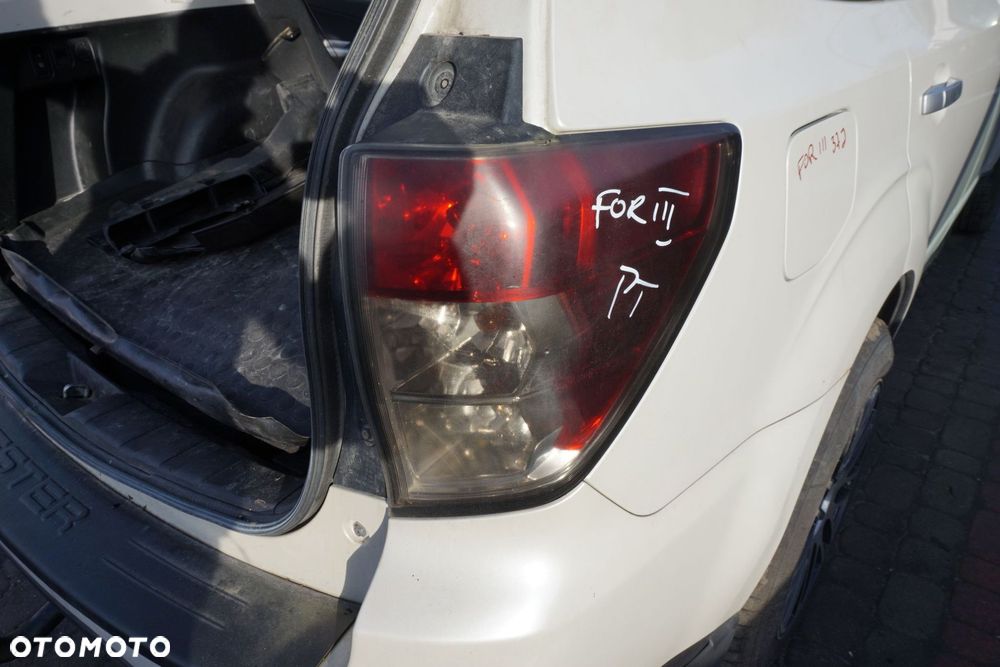 LAMPA TYLNA PRAWA FORESTER III SH 84912SC101 SUBARU 2008-2013 - 4