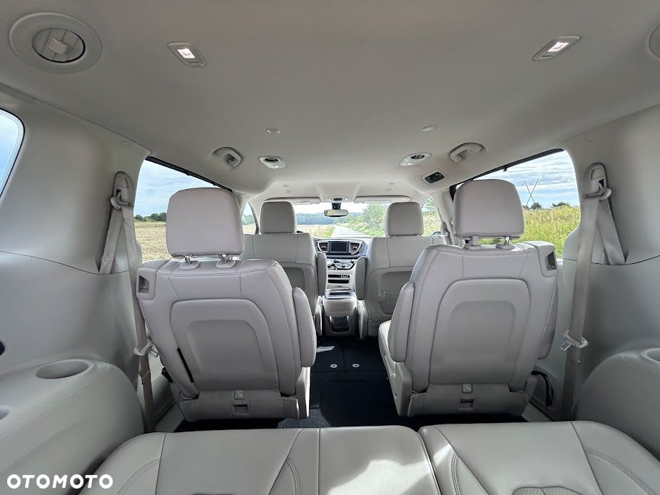 Chrysler Voyager - 10