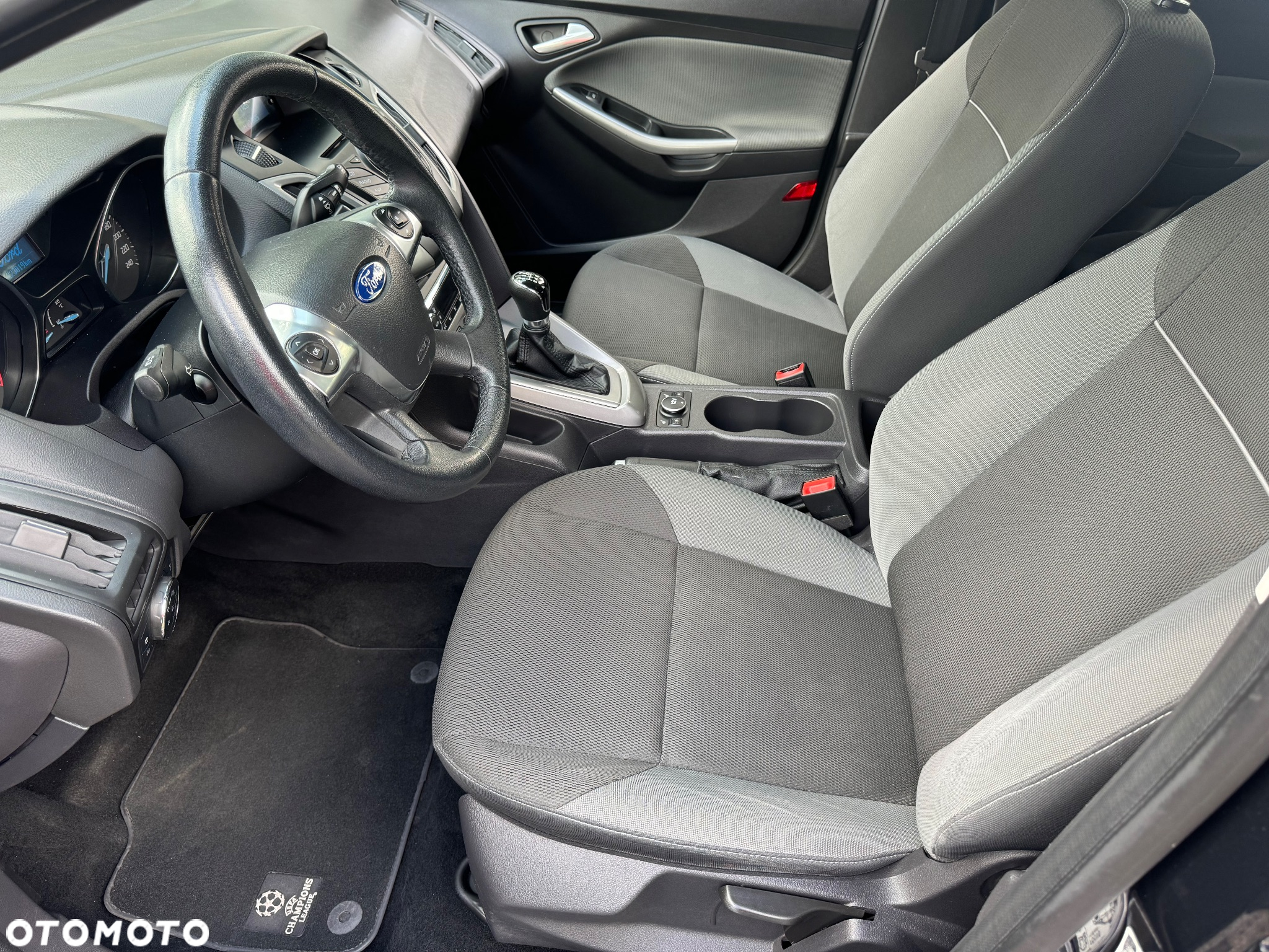 Ford Focus 1.6 Edition - 12