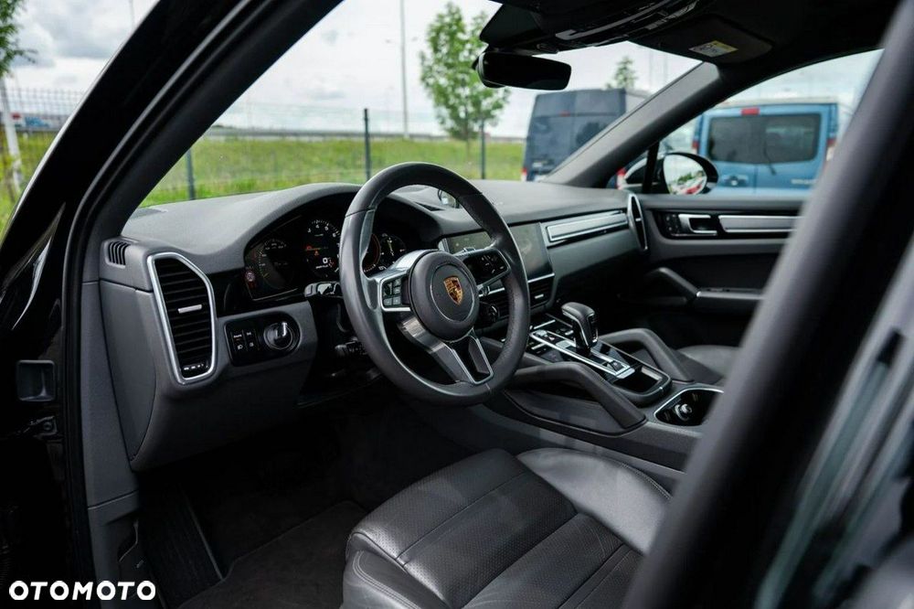 Porsche Cayenne - 16