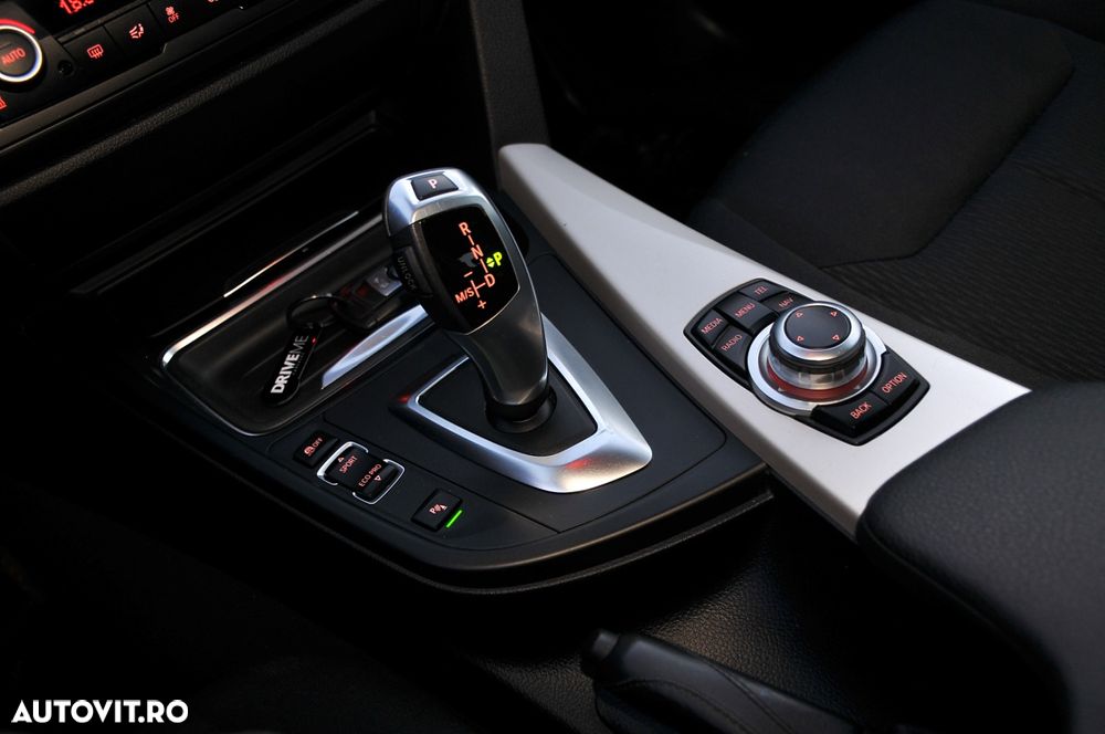 BMW Seria 3 320d DPF Aut. - 2