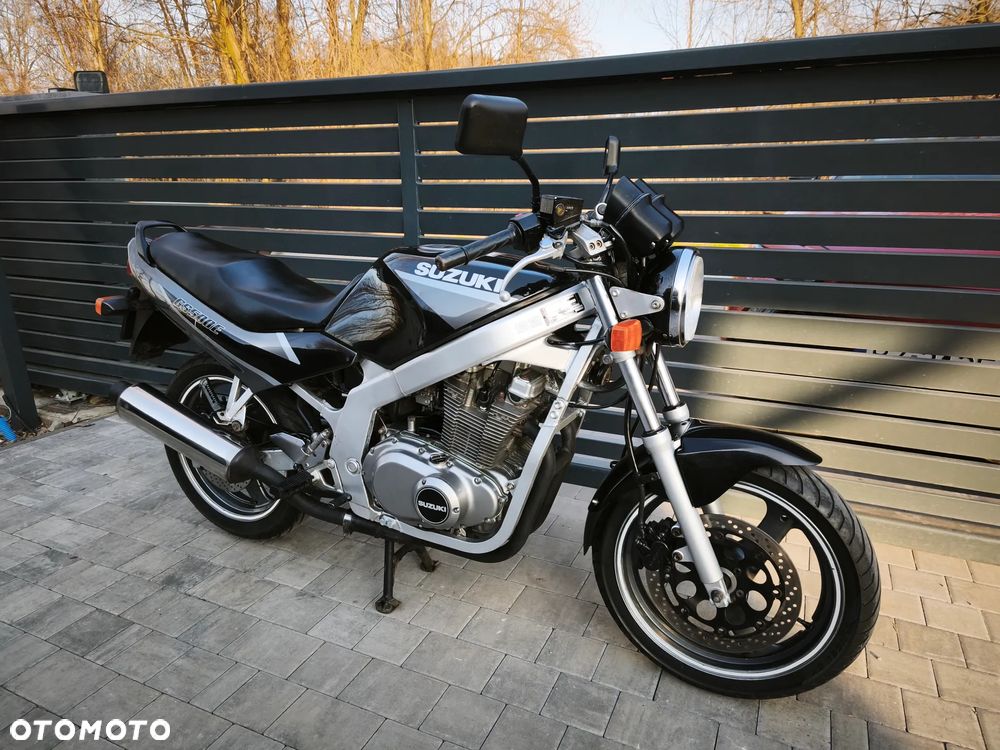 Suzuki GS - 3