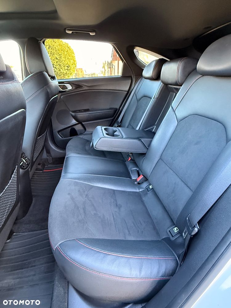 Kia ProCeed 1.6 T-GDI GT DCT - 9