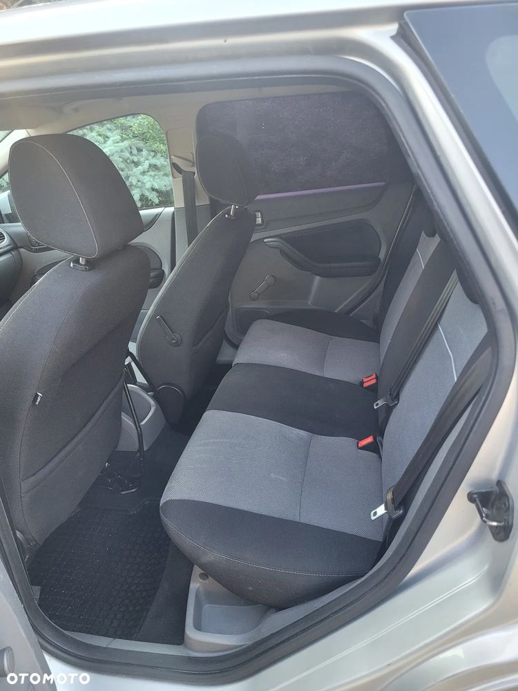 Ford Focus 1.6 TDCi cDPF Ghia - 5