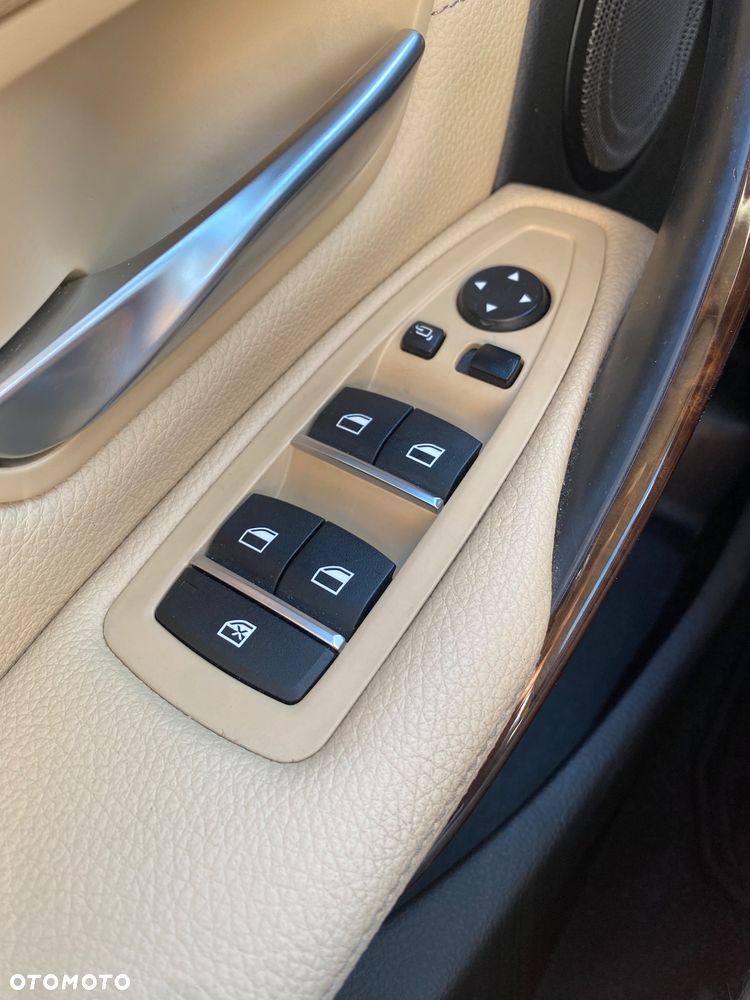 BMW Seria 3 330d xDrive M Sport - 11