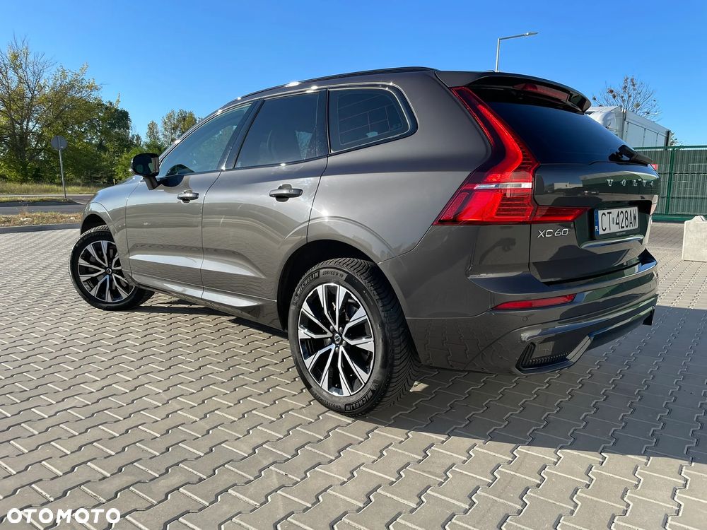 Volvo XC 60 B4 D AWD Plus Dark - 3