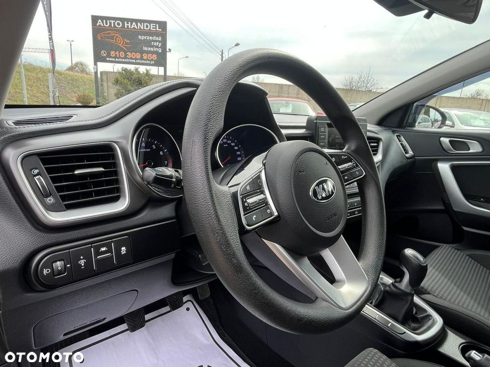 Kia Ceed - 21