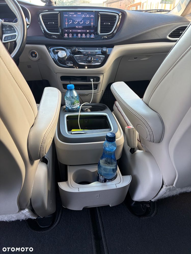 Chrysler Pacifica - 19