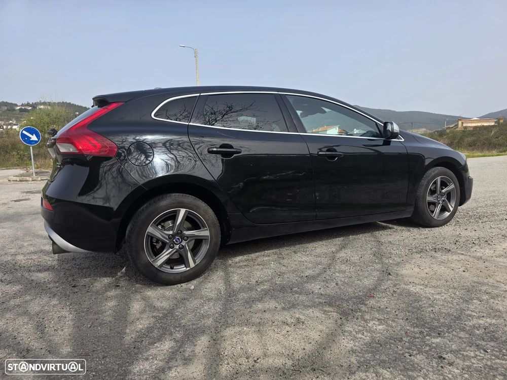 Volvo V40 2.0 D2 R-Design - 6