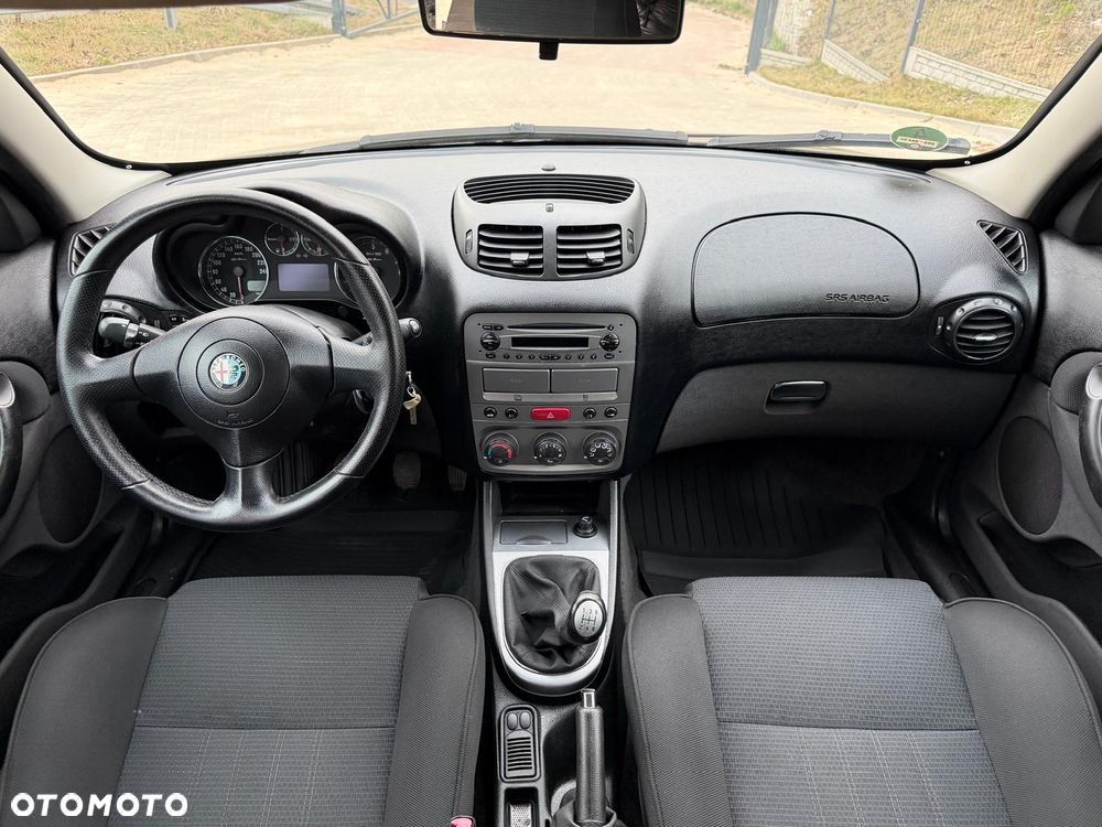 Alfa Romeo 147 1.6 Twin Spark 16V - 10