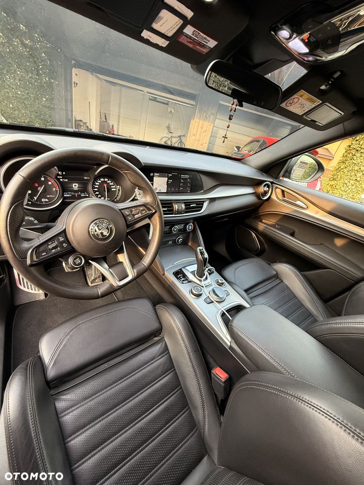 Alfa Romeo Stelvio 2.0 Turbo Veloce Q4 - 25