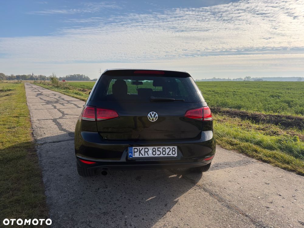 Volkswagen Golf - 6