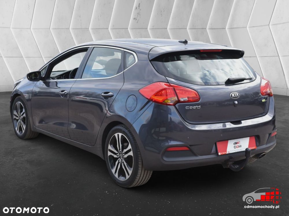 Kia Ceed - 8