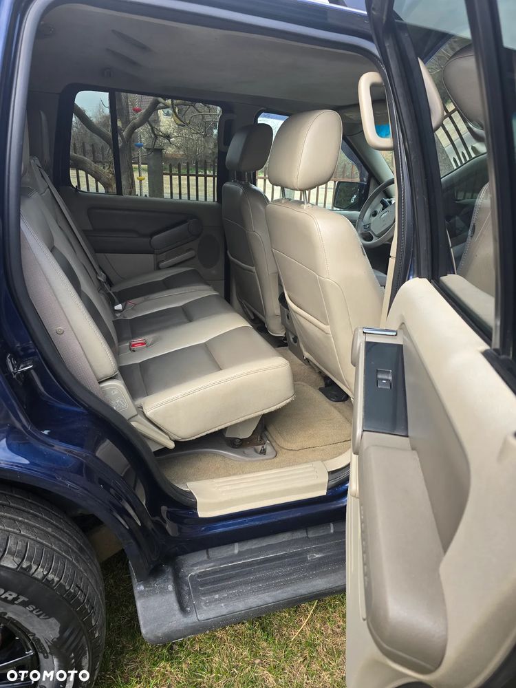 Ford Explorer - 7