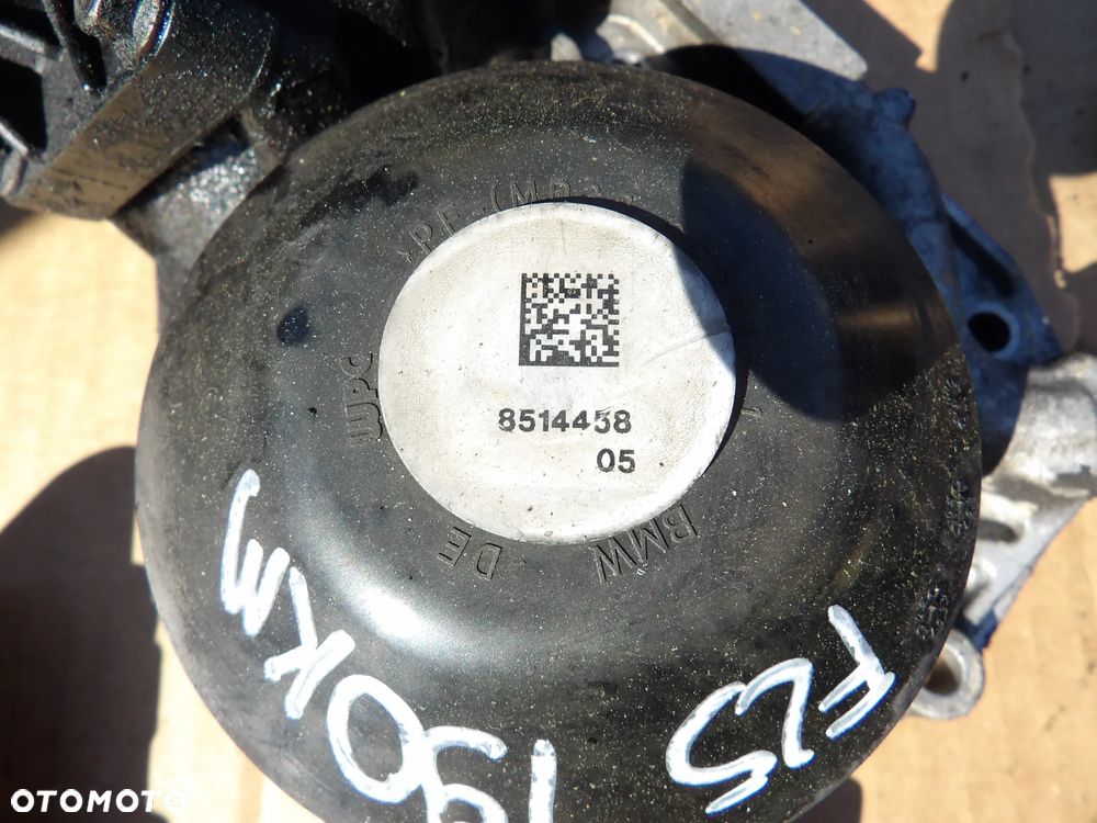 BMW - F25 - POMPA WODY - 8514458 - 2